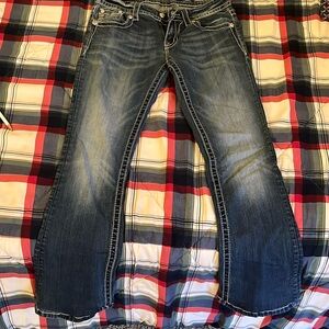 Miss Me size 27. Boot Cut. Low Rise. Reversibly Hemmed to 30 length.